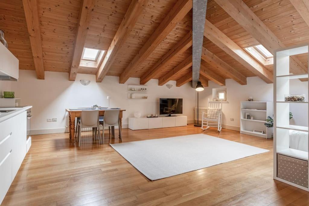 Apartments Trieste Centro I 2 Екстериор снимка